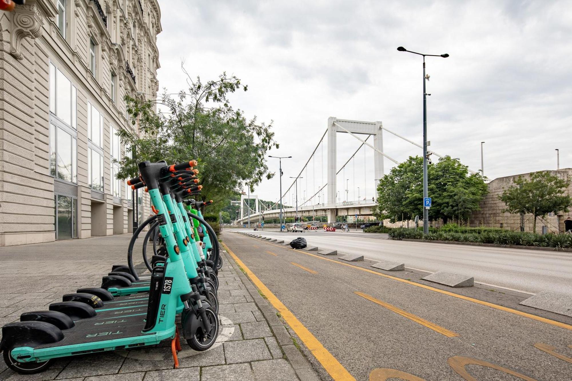 Extra Central - Large - Cozy Budapest Exterior photo