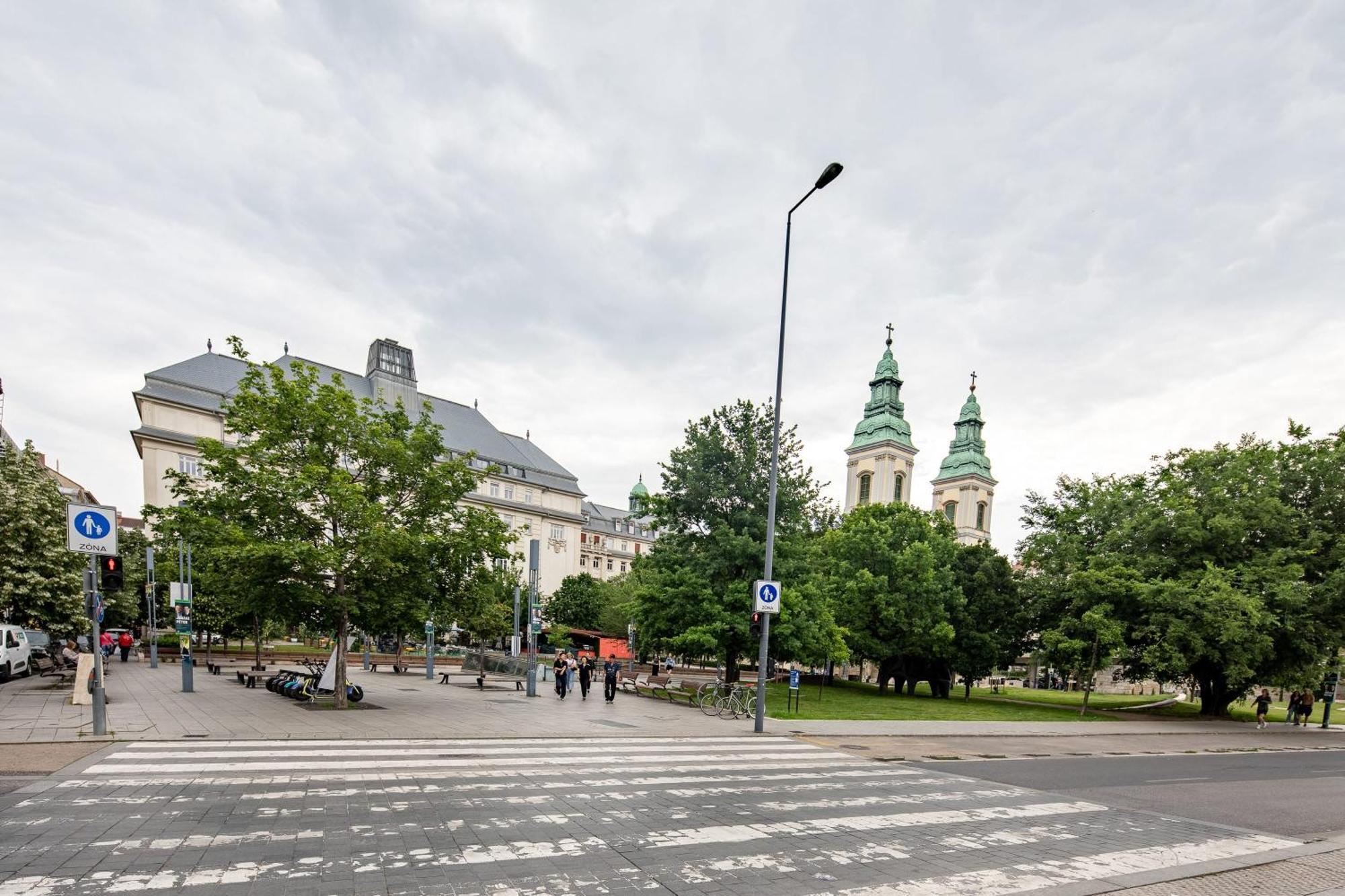 Extra Central - Large - Cozy Budapest Exterior photo